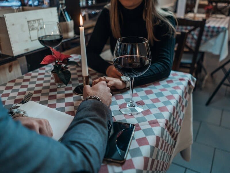 7 Helpful Tips That Will Get You Back In The Dating Scene After Divorce