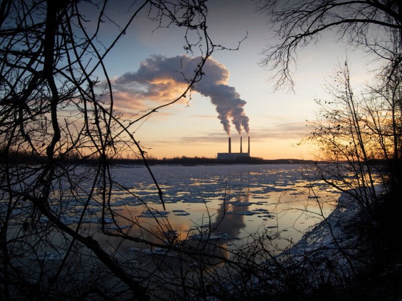 Canada Data Centre Impact Concerns Grow as Poll Highlights Fears Over Water and Environment