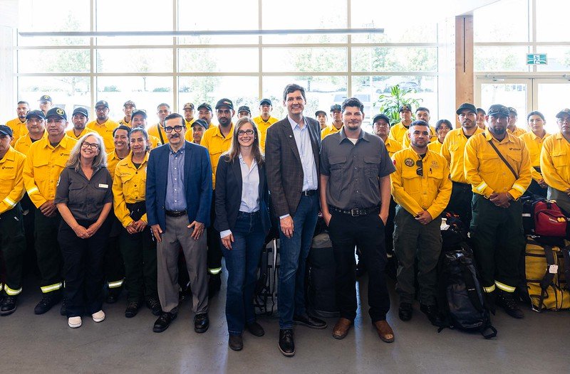 Wildfire firefighting crews working in British Columbia as international support arrives