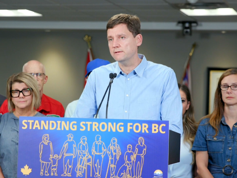 David Eby Meets Penticton Evacuees as Bald Range Wildfire Grows to 18,450 Hectares